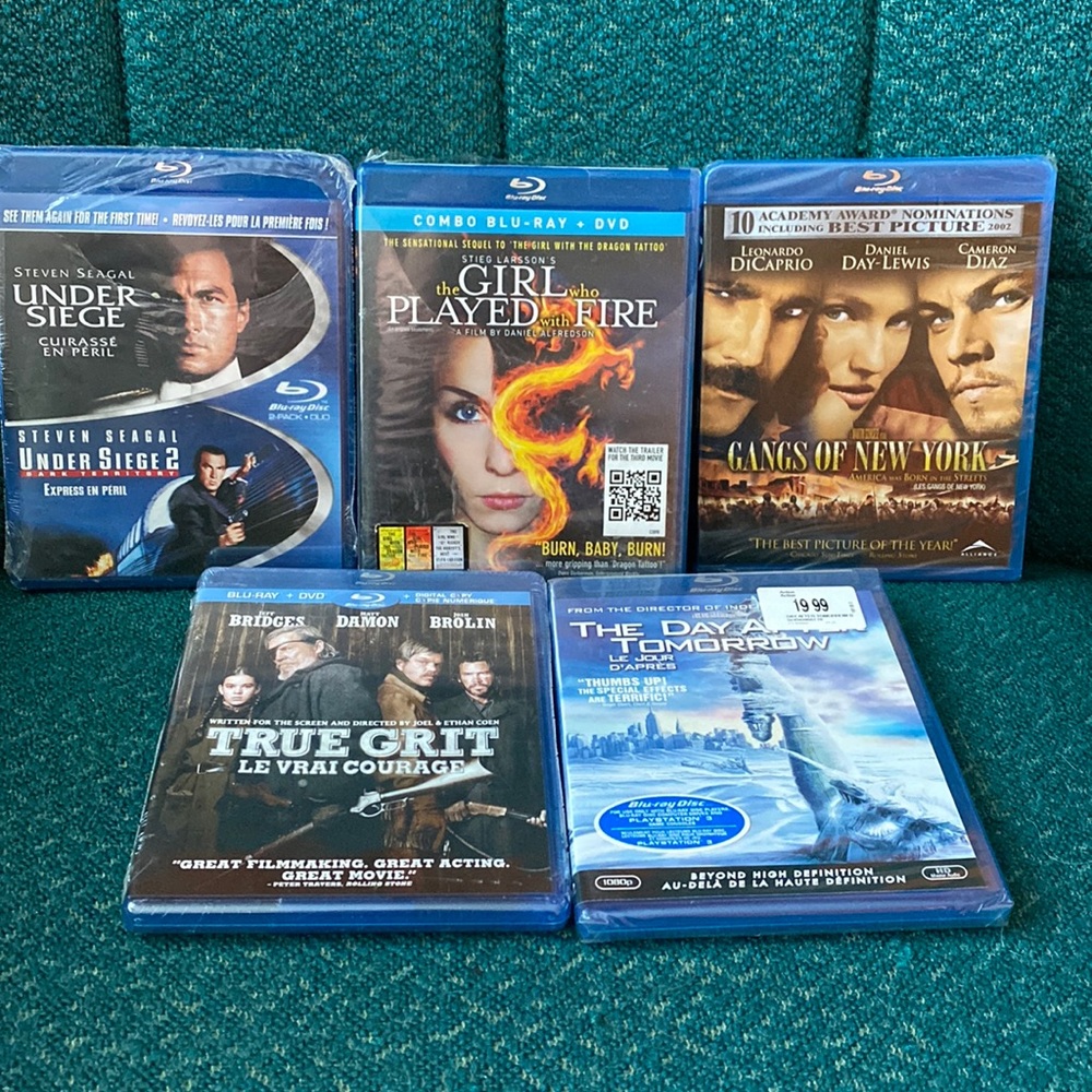 5 sealed Blu-Rays Movies.